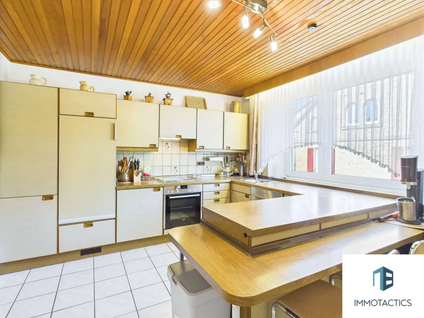 Таунхаус с 8 комнатами в Доннерсберг, Германия № 287992