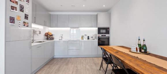 2 bedrooms Apartment in London, United Kingdom No. 12512 3