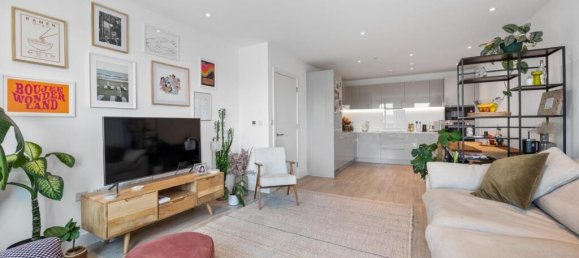 2 bedrooms Apartment in London, United Kingdom No. 12512 4