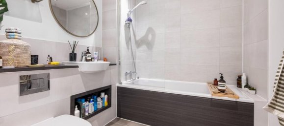 2 bedrooms Apartment in London, United Kingdom No. 12512 13