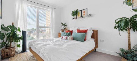 2 bedrooms Apartment in London, United Kingdom No. 12512 8