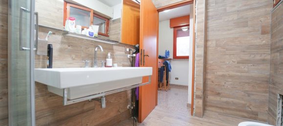 Casa de 8 divisões em San Mauro Pascoli, Italy N.º 31928 18