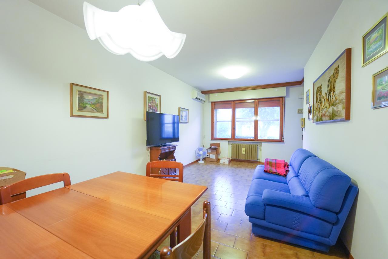 Casa de 8 divisões em San Mauro Pascoli, Italy N.º 31928