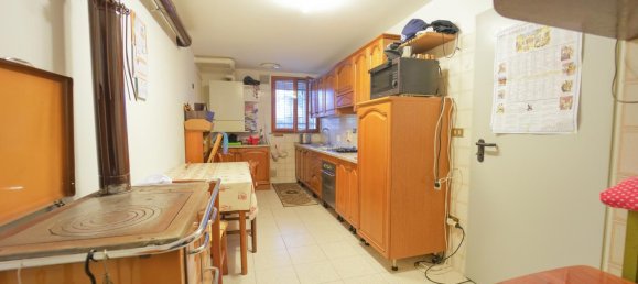 Casa de 8 divisões em San Mauro Pascoli, Italy N.º 31928 5