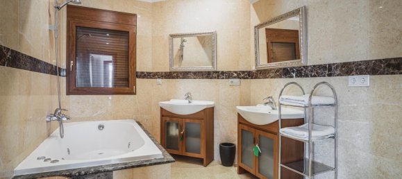 5 bedrooms House in Malaga, Spain No. 90808 14