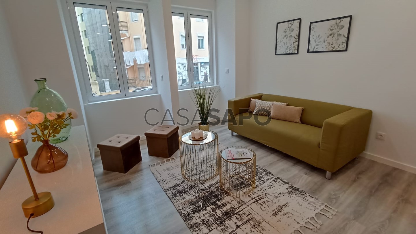 3 bedrooms Apartment in Lisbon, Portugal No. 235787