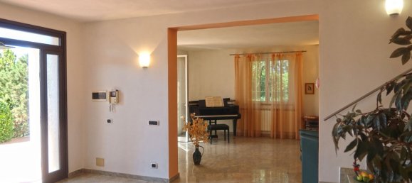 2 bedrooms Villa in Licciana Nardi, Italy No. 271933 16