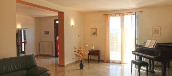 2 bedrooms Villa in Licciana Nardi, Italy No. 271933 18