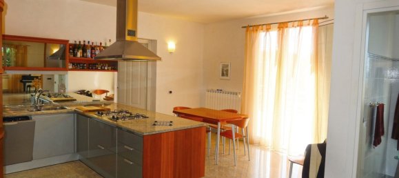 2 bedrooms Villa in Licciana Nardi, Italy No. 271933 22