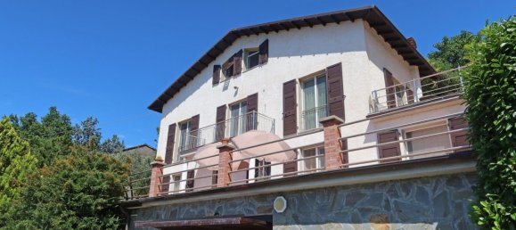 2 bedrooms Villa in Licciana Nardi, Italy No. 271933 2