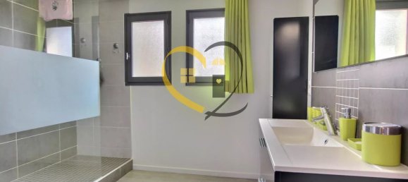 Casa de 3 dormitorios en Saint-Doulchard, France No. 62505 8