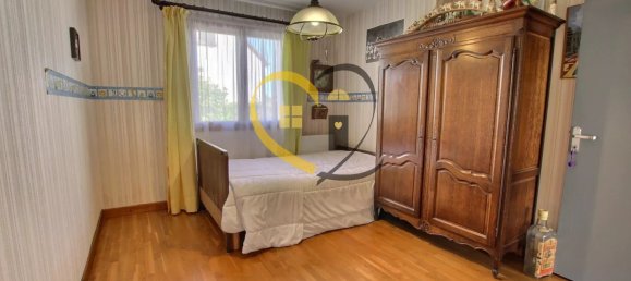 Casa de 3 dormitorios en Saint-Doulchard, France No. 62505 11