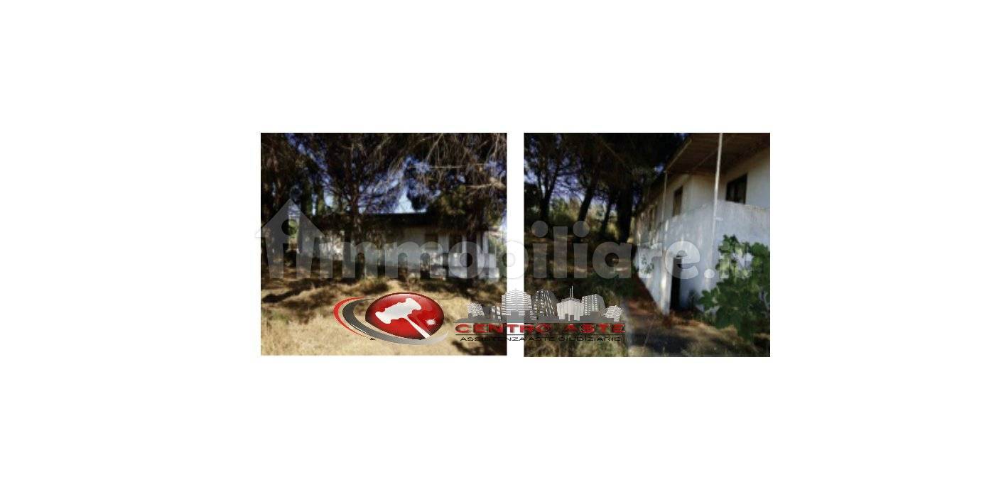 6 bedrooms Villa in Bisceglie, Italy No. 218713