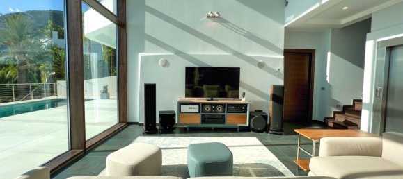 5 bedrooms Villa in Altea, Spain No. 166193 9