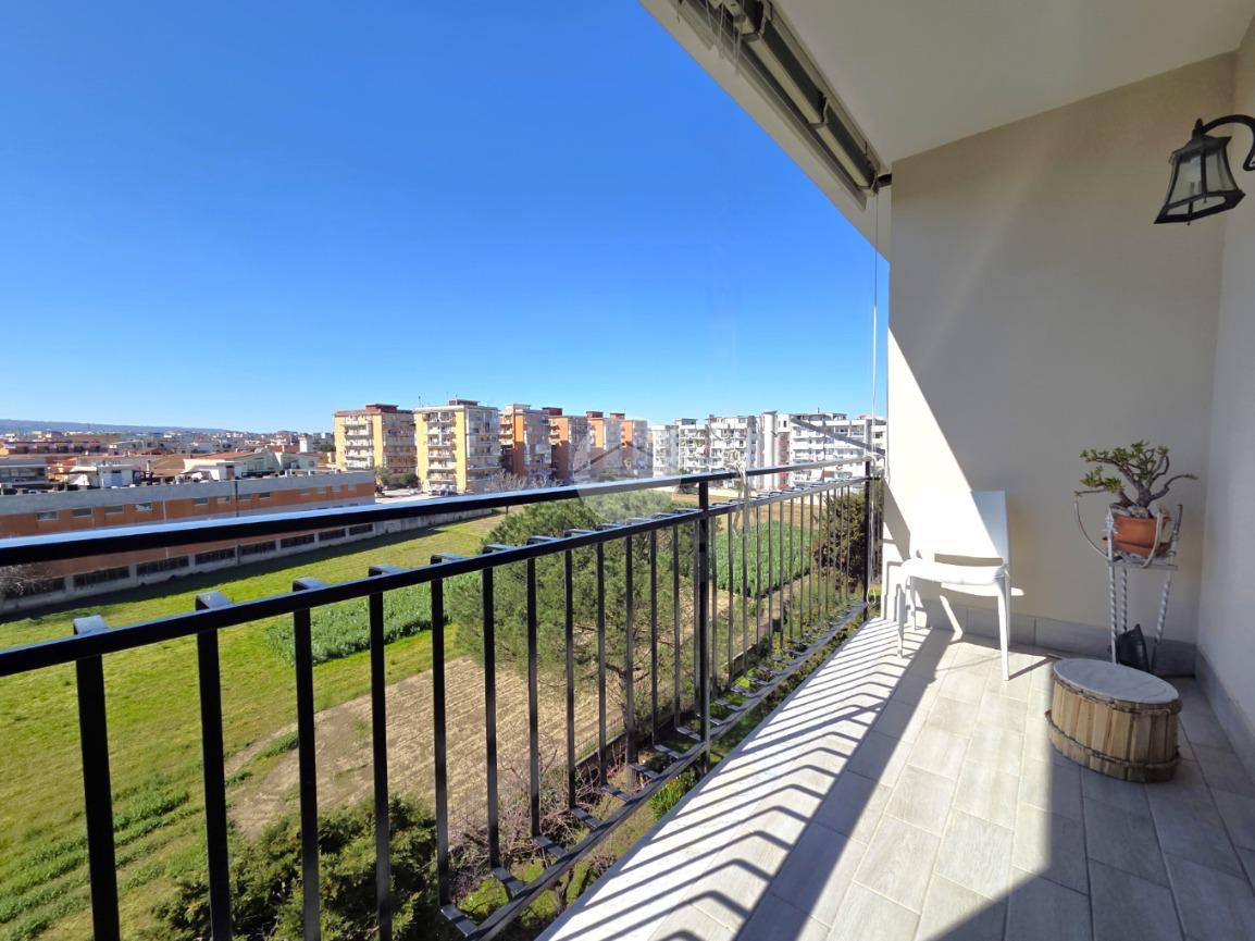 4غرفة شقة في Casoria, Italy رقم 7338