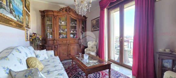 4غرفة شقة في Casoria, Italy رقم 7338 7