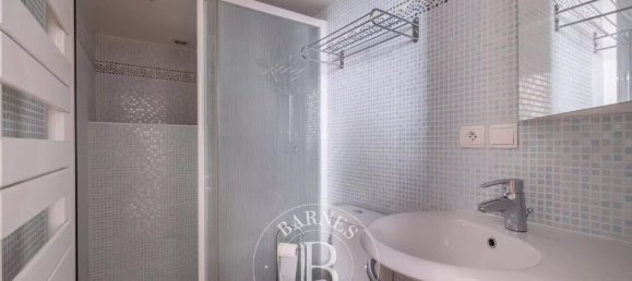 2 bedrooms Apartment in Paris, France No. 124963 12