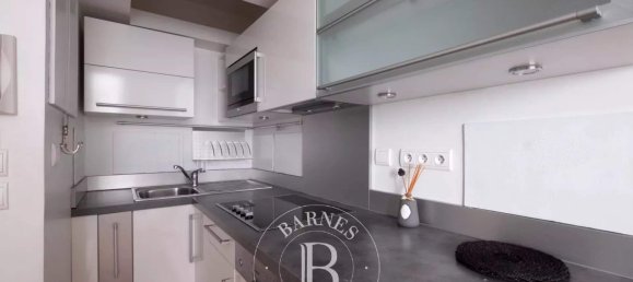 2 bedrooms Apartment in Paris, France No. 124963 10