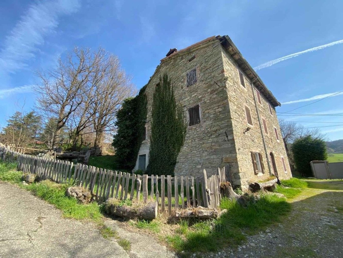 6-salle Maison à Castelnovo ne' Monti, Italy No. 127624