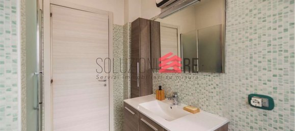 3-salle Appartement à Novara, Italy No. 263869 12