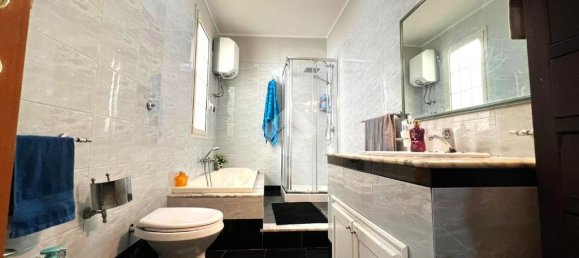 2 bedrooms House in Latiano, Italy No. 59207 10