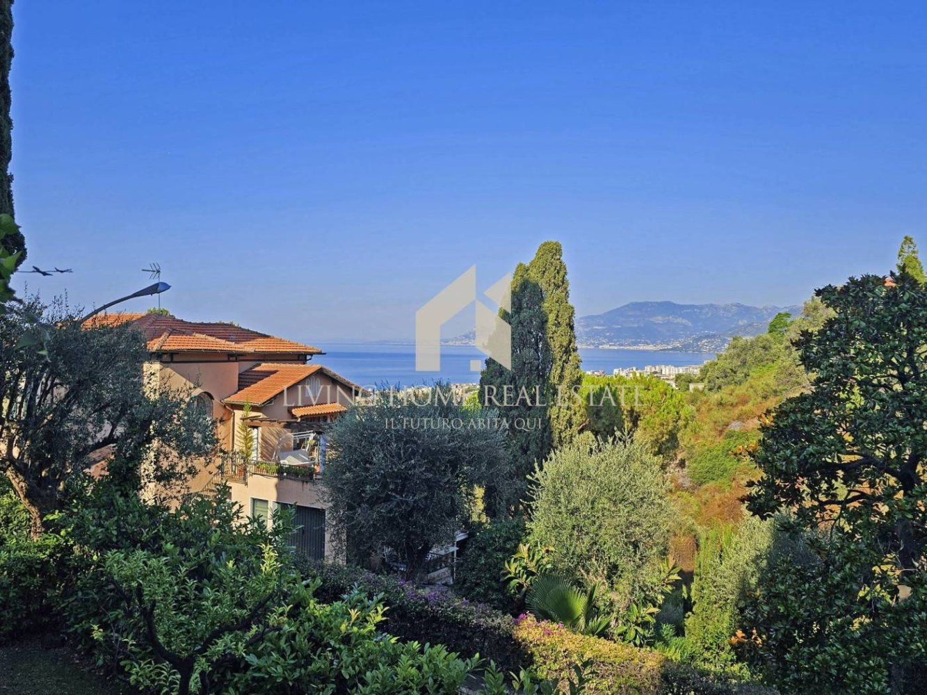 1 bedroom Apartment in Bordighera, Italy No. 372882