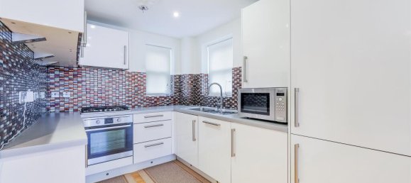 1 bedroom Apartment in Epsom, United Kingdom No. 9730 2