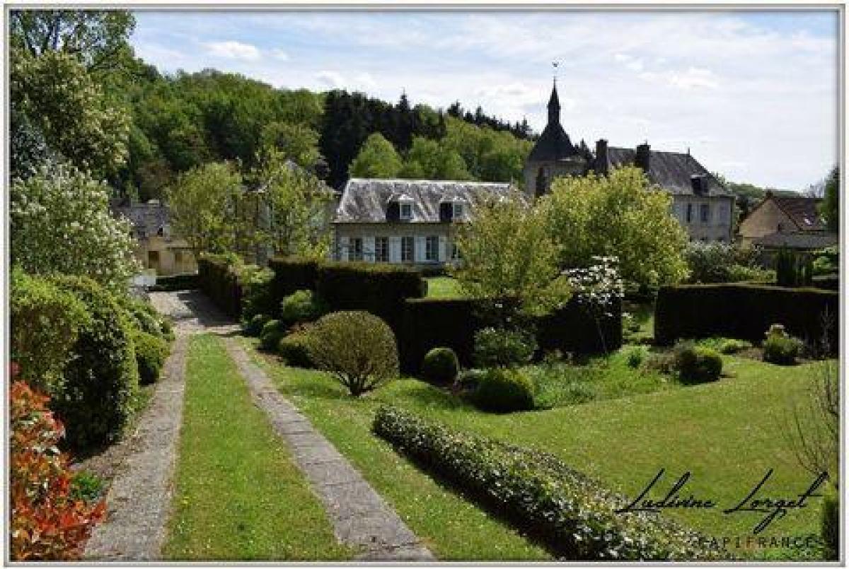 6 bedrooms House in Laon, France No. 11859