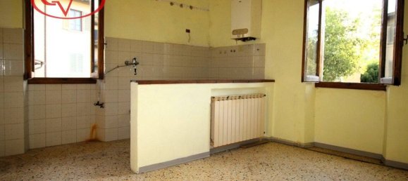 2 bedrooms Apartment in Cavriglia, Italy No. 355169 3