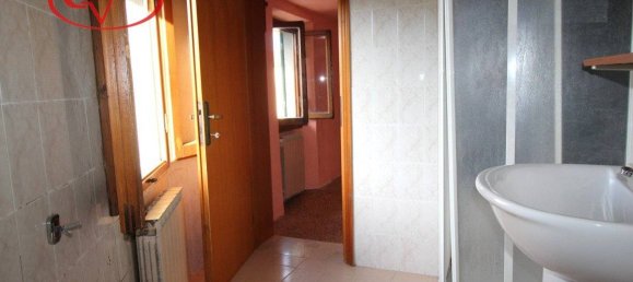 2 bedrooms Apartment in Cavriglia, Italy No. 355169 17