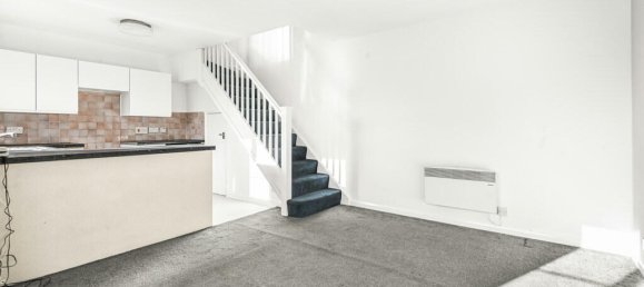 1 Schlafzimmer Gewerbliche Immobilie in Egham, United Kingdom, Nr. 8650 2