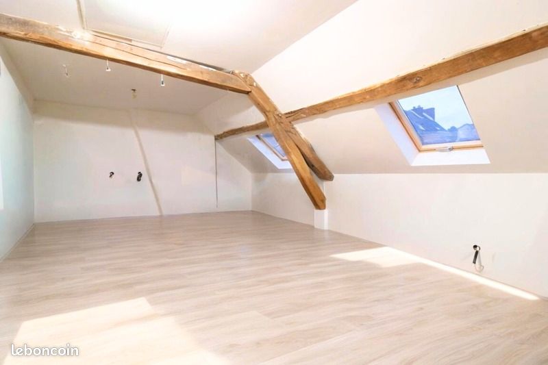 4 bedrooms Apartment in Neuilly-en-Thelle, France No. 77100