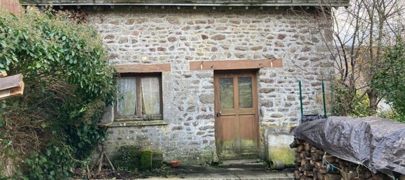 2 bedrooms House in Mayenne, France No. 357647 2
