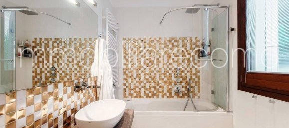 3 bedrooms Penthouse in Faggeto Lario, Italy No. 327773 18