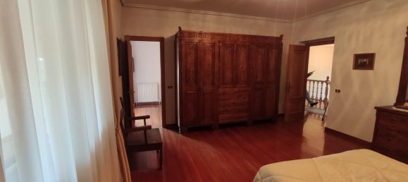 5 bedrooms House in Guardo, Spain No. 80602 14