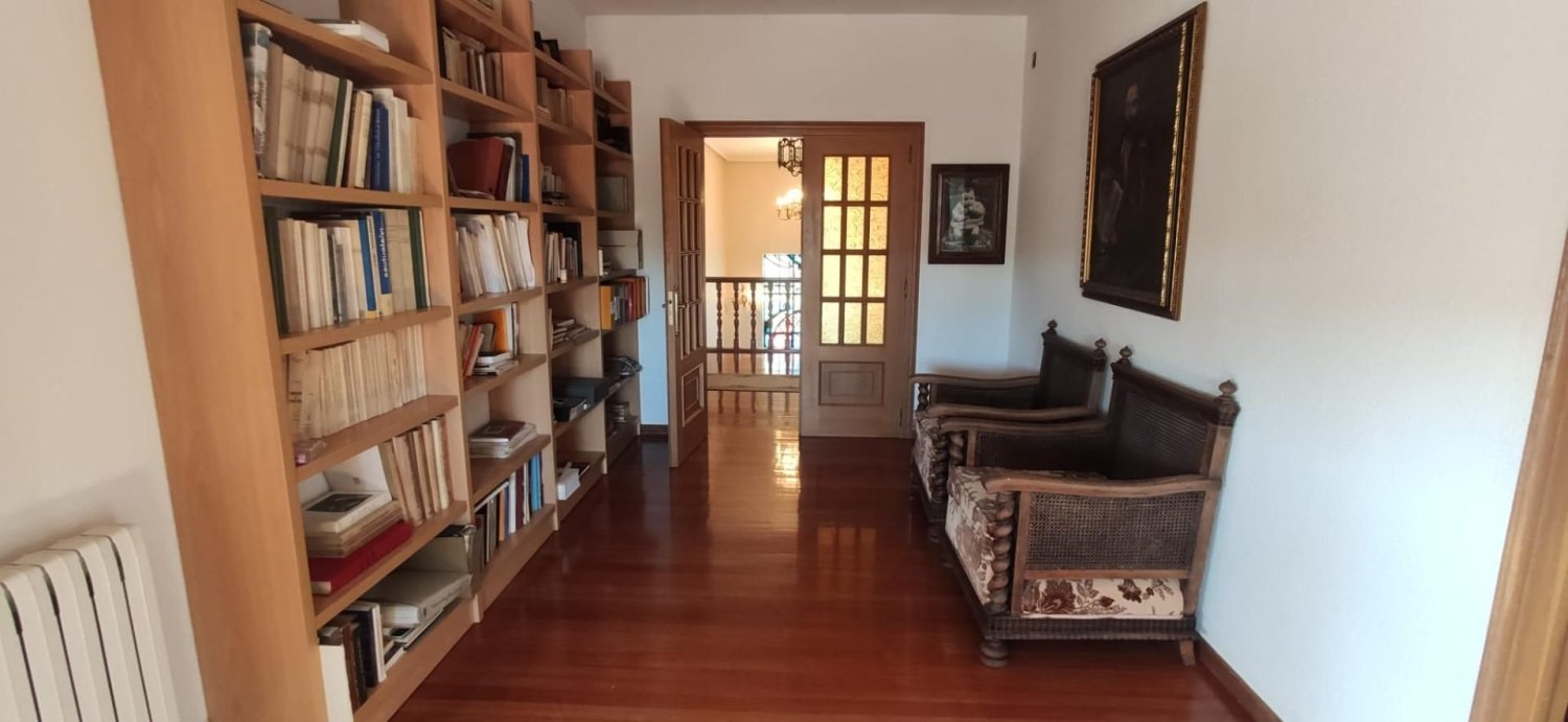 5 bedrooms House in Guardo, Spain No. 80602