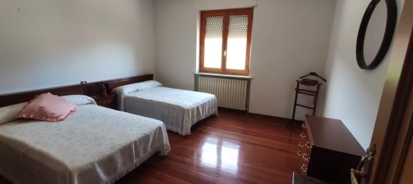 5 bedrooms House in Guardo, Spain No. 80602 10