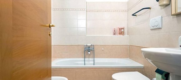 3غرفة شقة في Poli, Italy رقم 31909 24