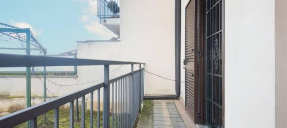 3غرفة شقة في Poli, Italy رقم 31909 41