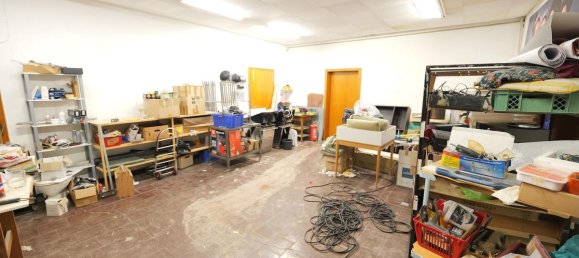 Здание с 14 комнатами в Майн-Кинциг, Германия № 309193 13