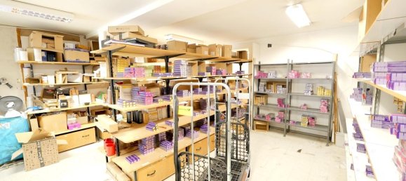 Здание с 14 комнатами в Майн-Кинциг, Германия № 309193 12