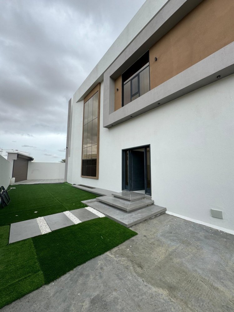 5 bedrooms Villa in Bawshar, Oman No. 1586