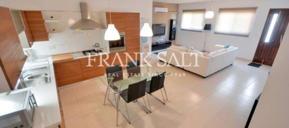 2 bedrooms Maisonette in Saint Julian's, Malta No. 9476 5