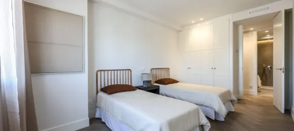 4 bedrooms Apartment in Madrid, Spain No. 139092 21