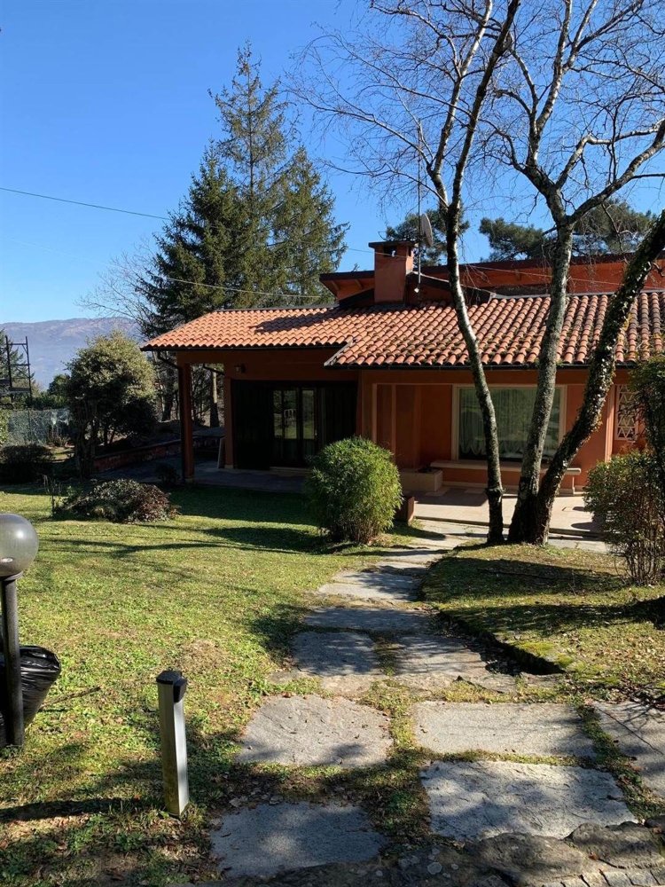 11 rooms Villa in Vaiano, Italy No. 166712