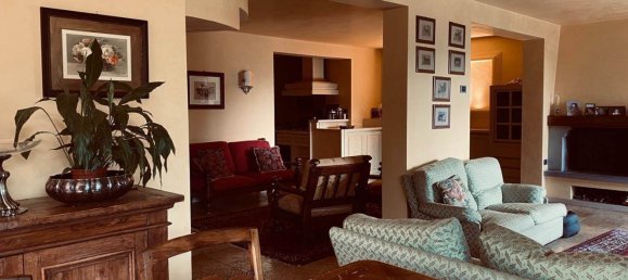 11 rooms Villa in Vaiano, Italy No. 166712 4