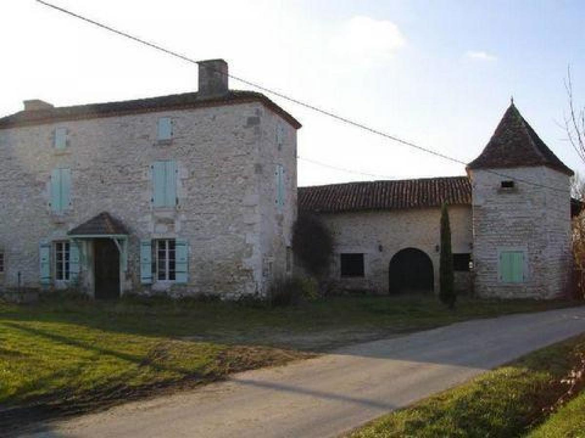 3 bedrooms Shop in Lavardac, France No. 18681