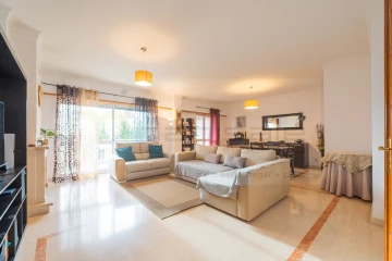 2 غرف نوم شقة في Porto Salvo, Portugal رقم 340172