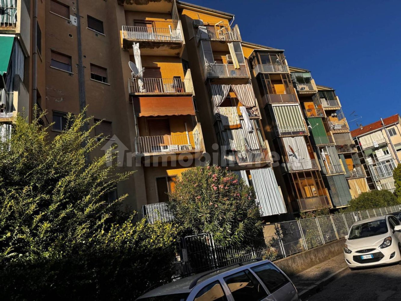 Apartamento de 2 dormitorios en Vercelli, Italy No. 343190