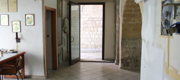 عقار تجاري في Barletta, Italy 170متر مربع رقم 165772 9